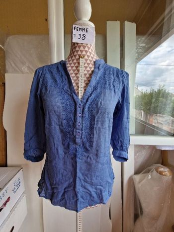 Blouse, bleu, en très très bon état, en coton, longueur 59cm, marque Camaïeu =4€