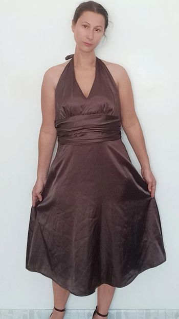 Robe cocktail dos nu en satin taille XL