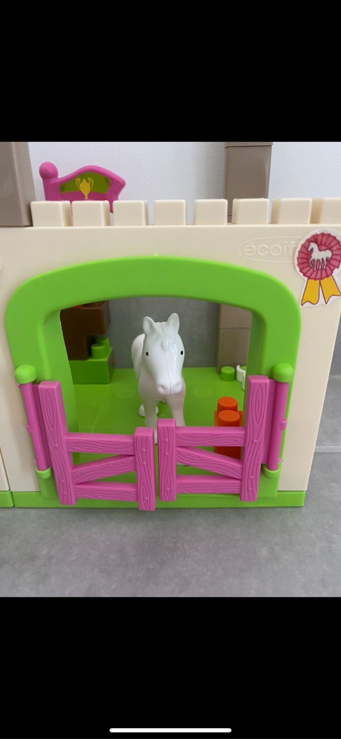 Écurie avec chevaux - photo numéro 5