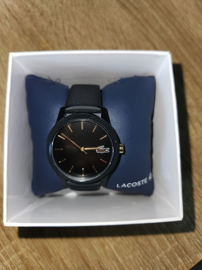 Montre lacoste noir et or - photo numéro 2