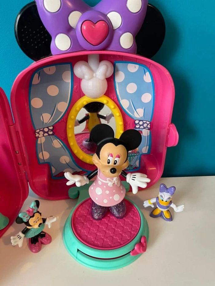 Valisette minnie sonore avec figurines et accessoires