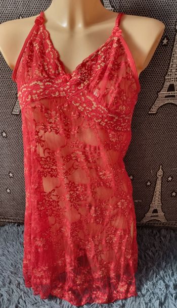 Nuisette rouge transparente avec fleurs taille 2xl