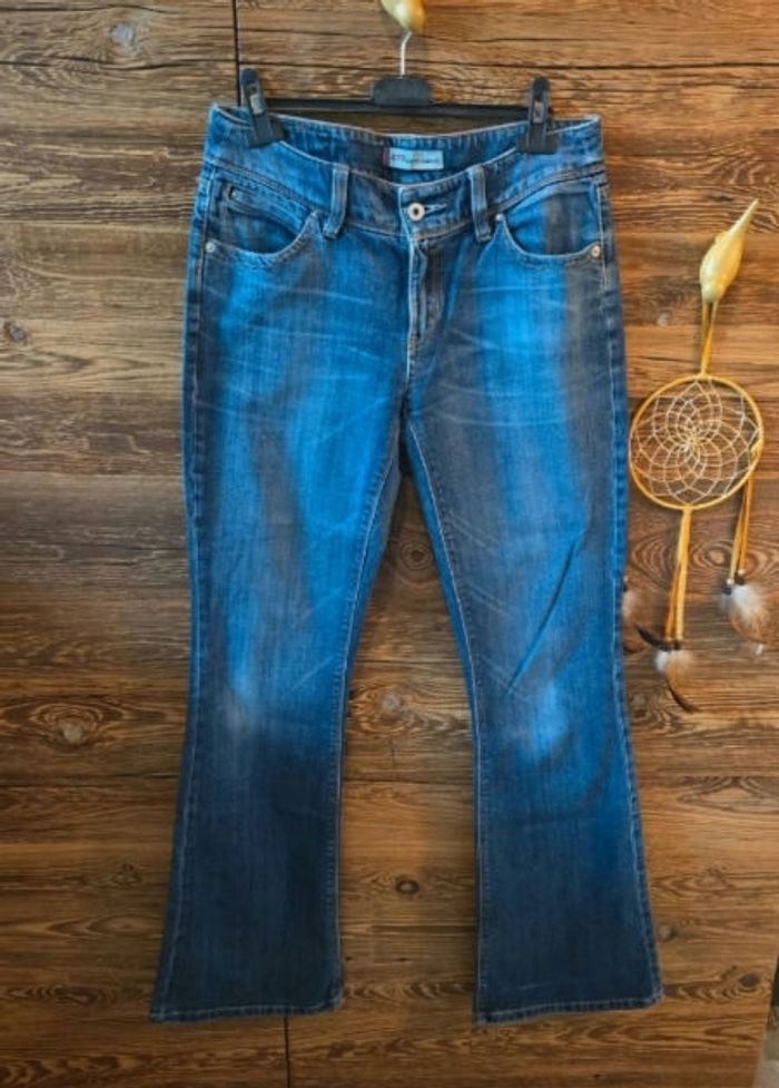 Jeans Levi's femme "pattes d'eph"