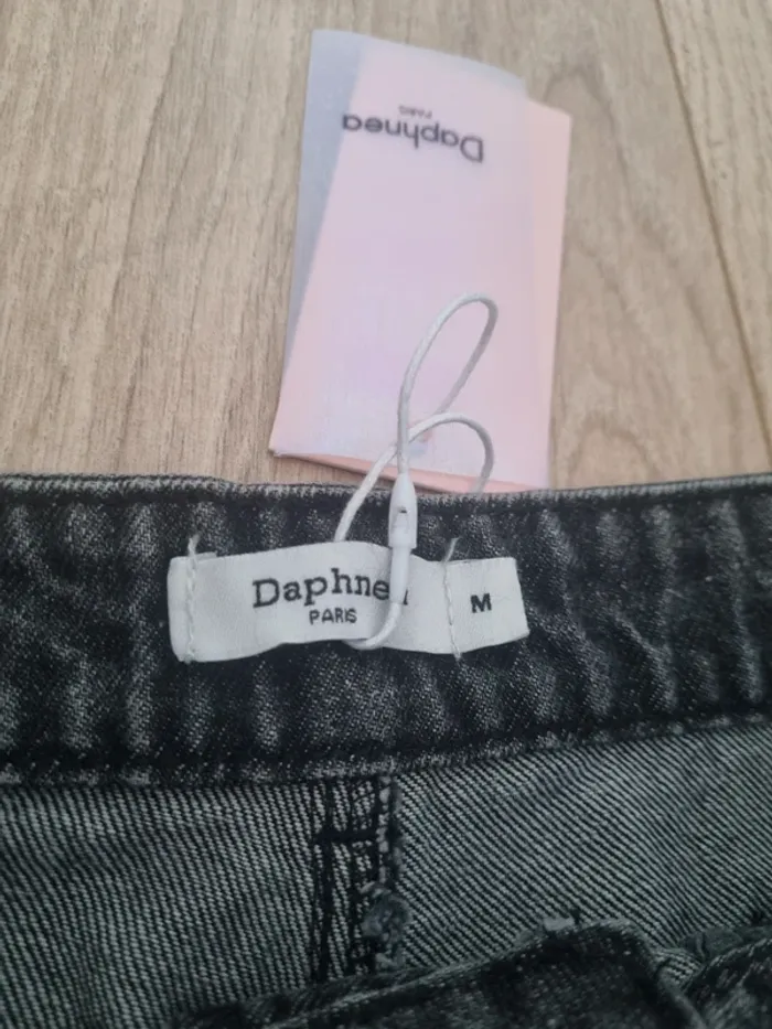 Short jean taille m - photo numéro 3
