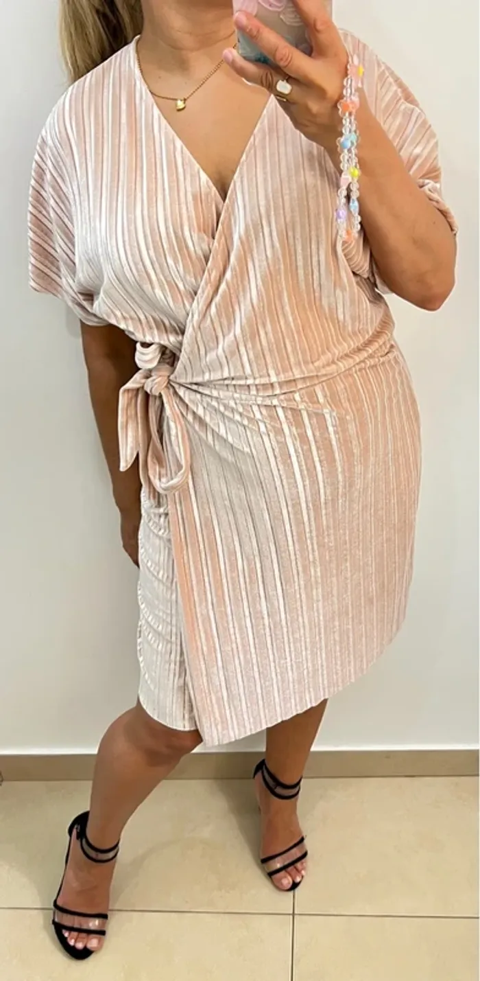 Robe Porte Feuille Plissée En Velours Taille L - photo numéro 2