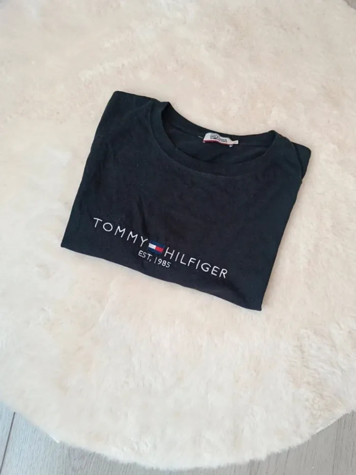 T-shirt noir Tommy Hilfiger Denim – Logo brodé – Taille XL – Coupe sans couture latérale