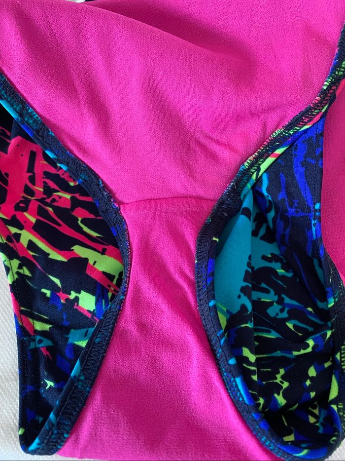 Maillot de bain + serviette - photo numéro 2