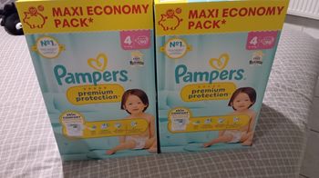 2 maxi pack Pampers premium protection taille 4 neuf jamais ouvert