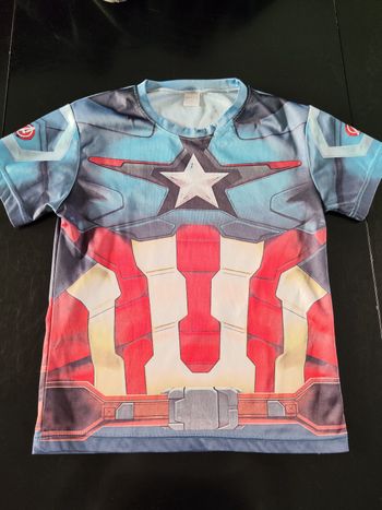 T-shirt garçon taille 10 ans 