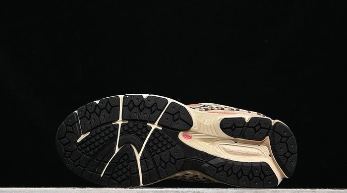 Baskets New balance 2002r Taille 38 / neuves - photo numéro 4