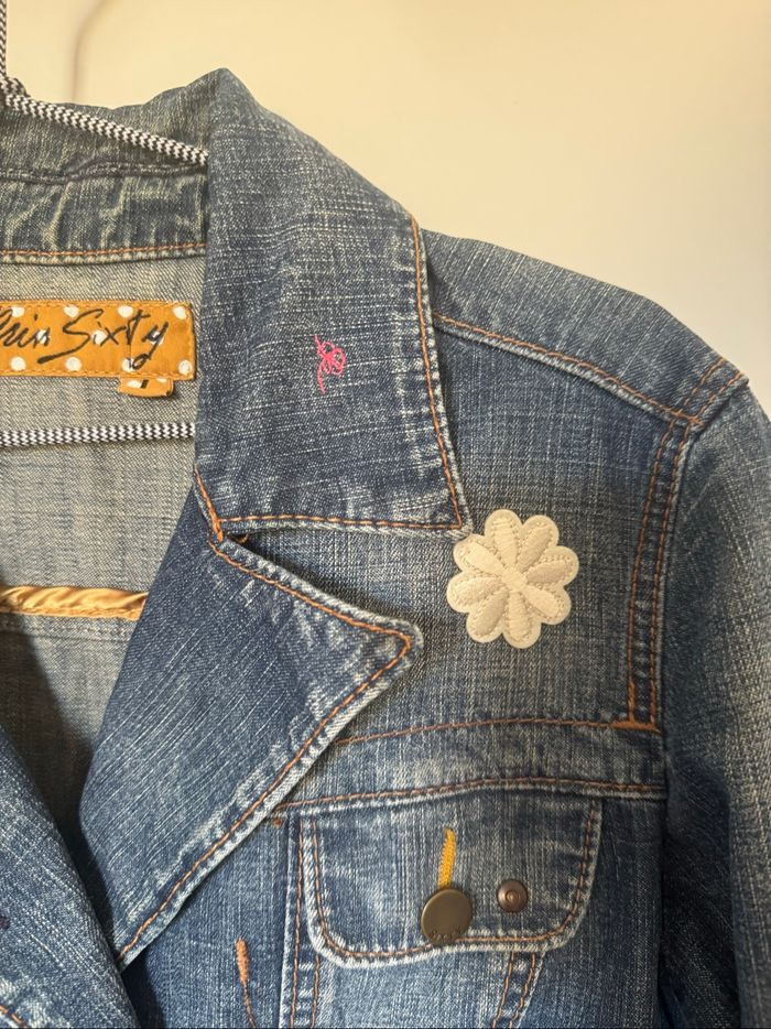 Veste en jean customisée - photo numéro 4
