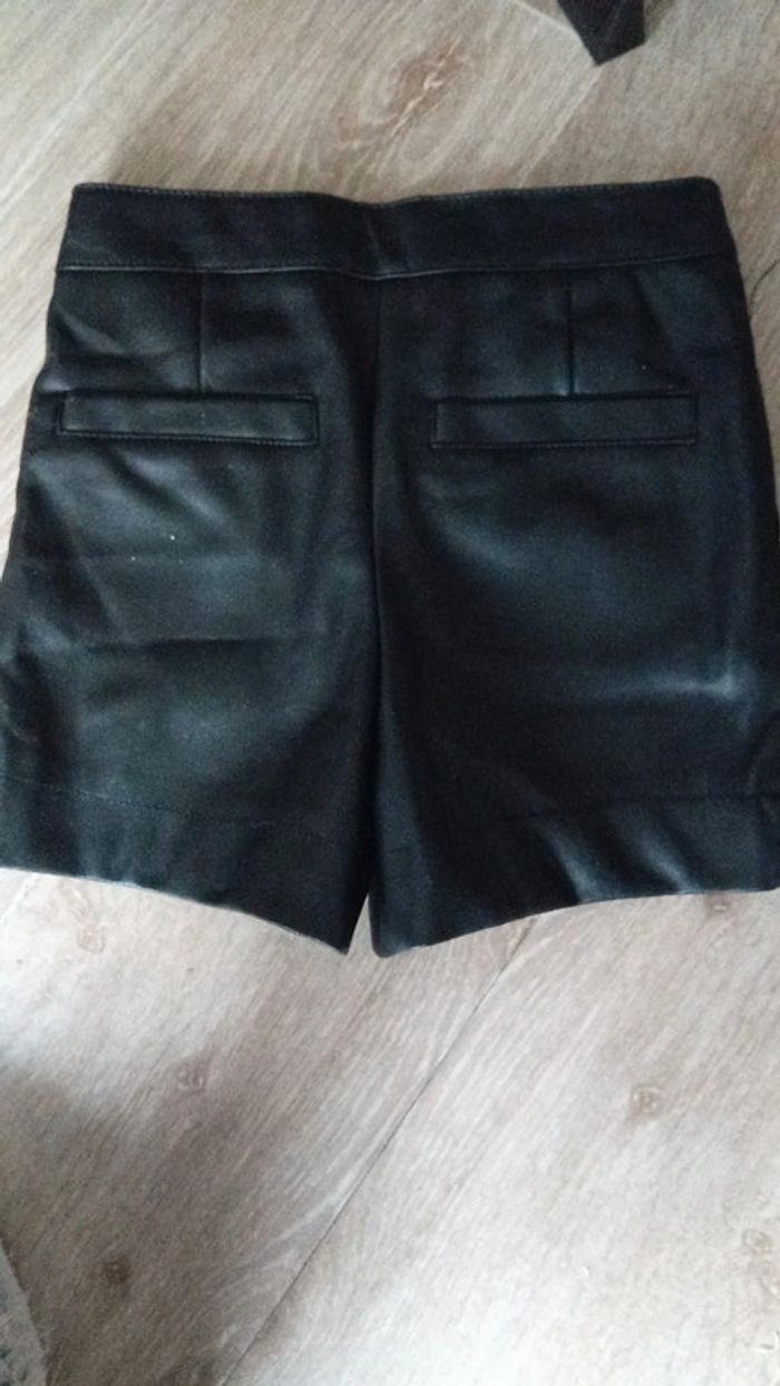 Jupe-culotte simili cuir en 3 ans - photo numéro 2