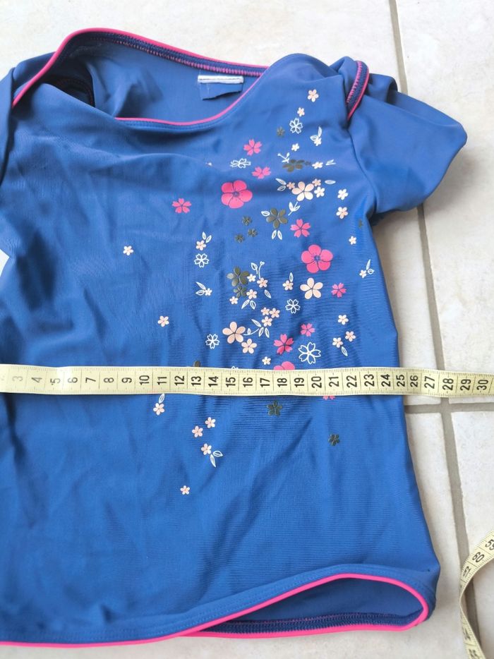 Tee-shirt anti uv et culotte de bain - photo numéro 7