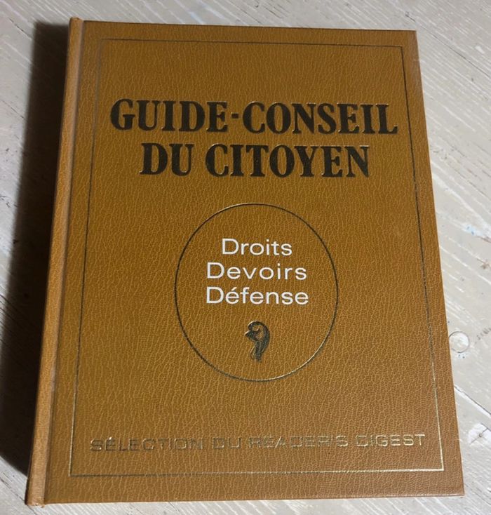 271 - Larousse 1976 + Guide conseil du citoyen - photo numéro 2