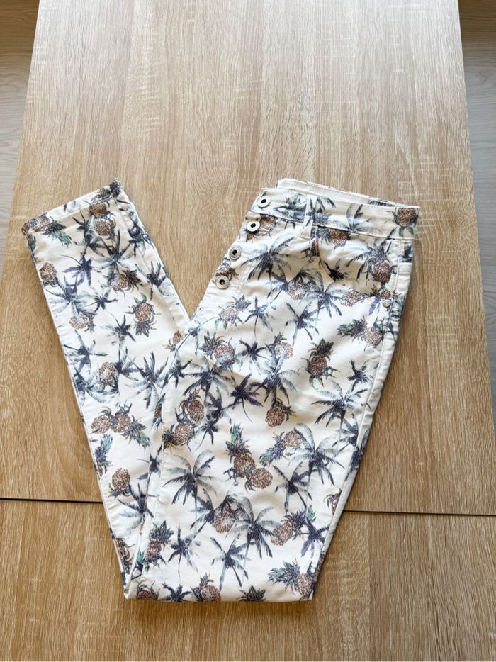 Jean slim taille faute blanc à motifs floraux place du jour taille 36 S