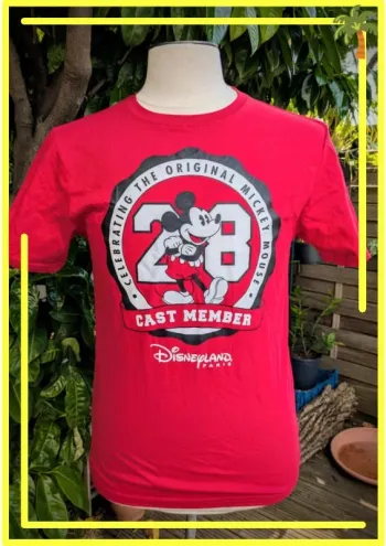 🎢 T-shirt officiel Disneyland Paris - Cast Member édition Mickey 28 🎉