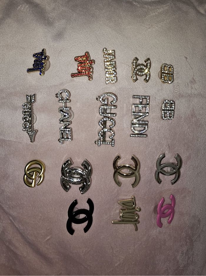 Pin’s pour crocs aux choix - photo numéro 3