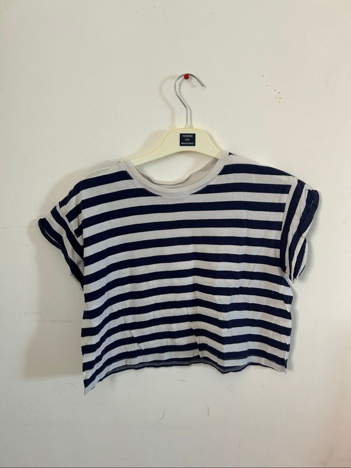 Tee-shirts court