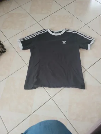 Tee-shirt taille 14 ans