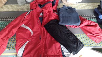 Manteau et équipements ski 8 ans 