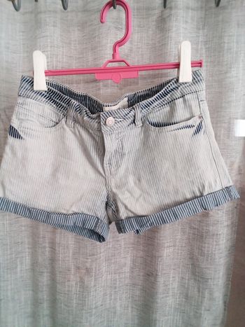 Short bleu et blanc vero Moda