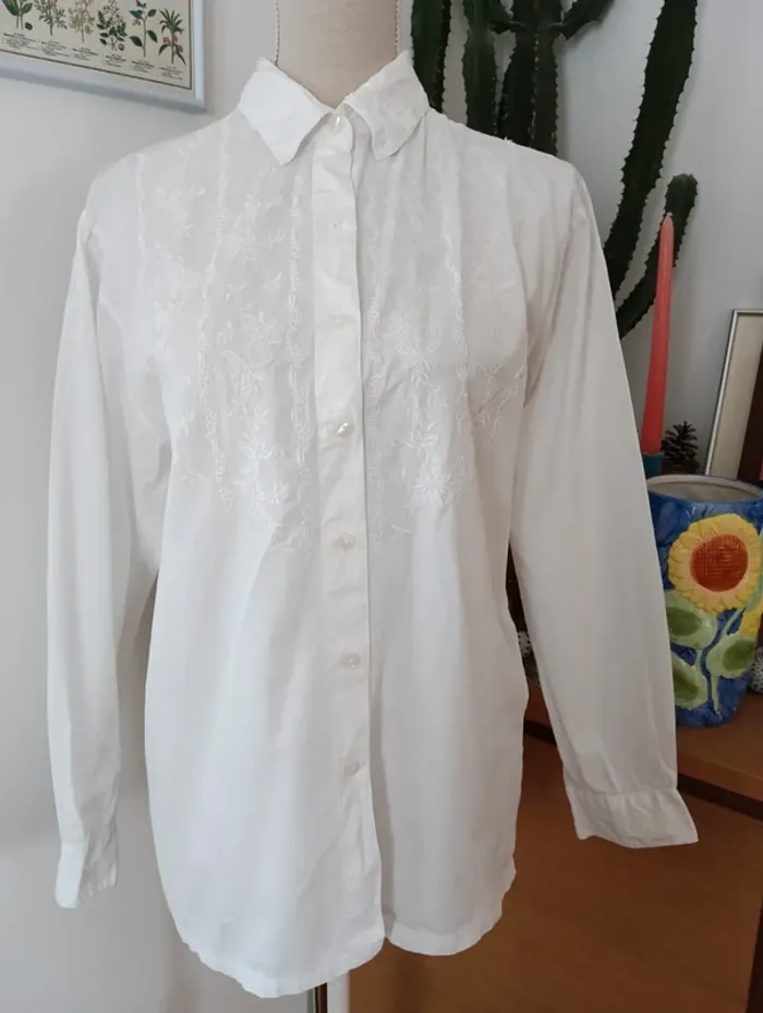 Chemise vintage blanche manches longues 
Brodée - photo numéro 4