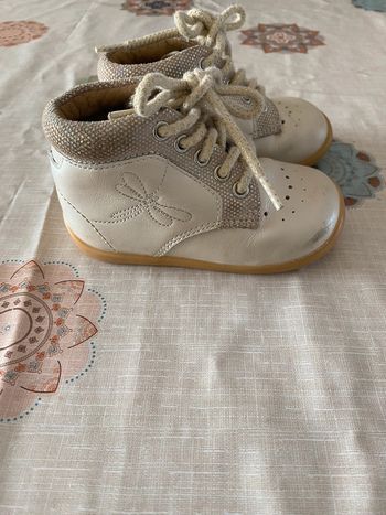 Chaussure doré