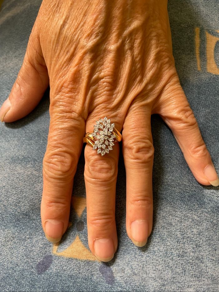 Bague plaqué or marquise avec oxydes blancs - photo numéro 7