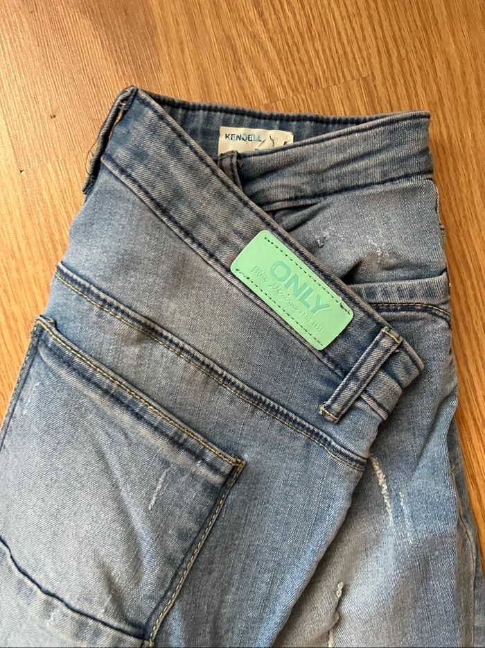 Jean destroy bleu clair Kendell regular skinny Only T.27/32 TBE 👖 - photo numéro 3