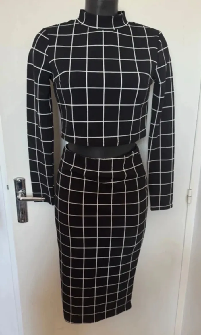Ensemble tailleur femme - photo numéro 2