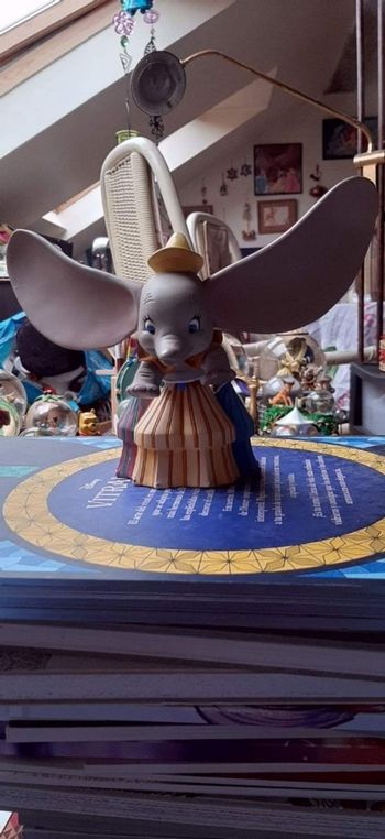 Figurine Disney très rare dumbo grand jester