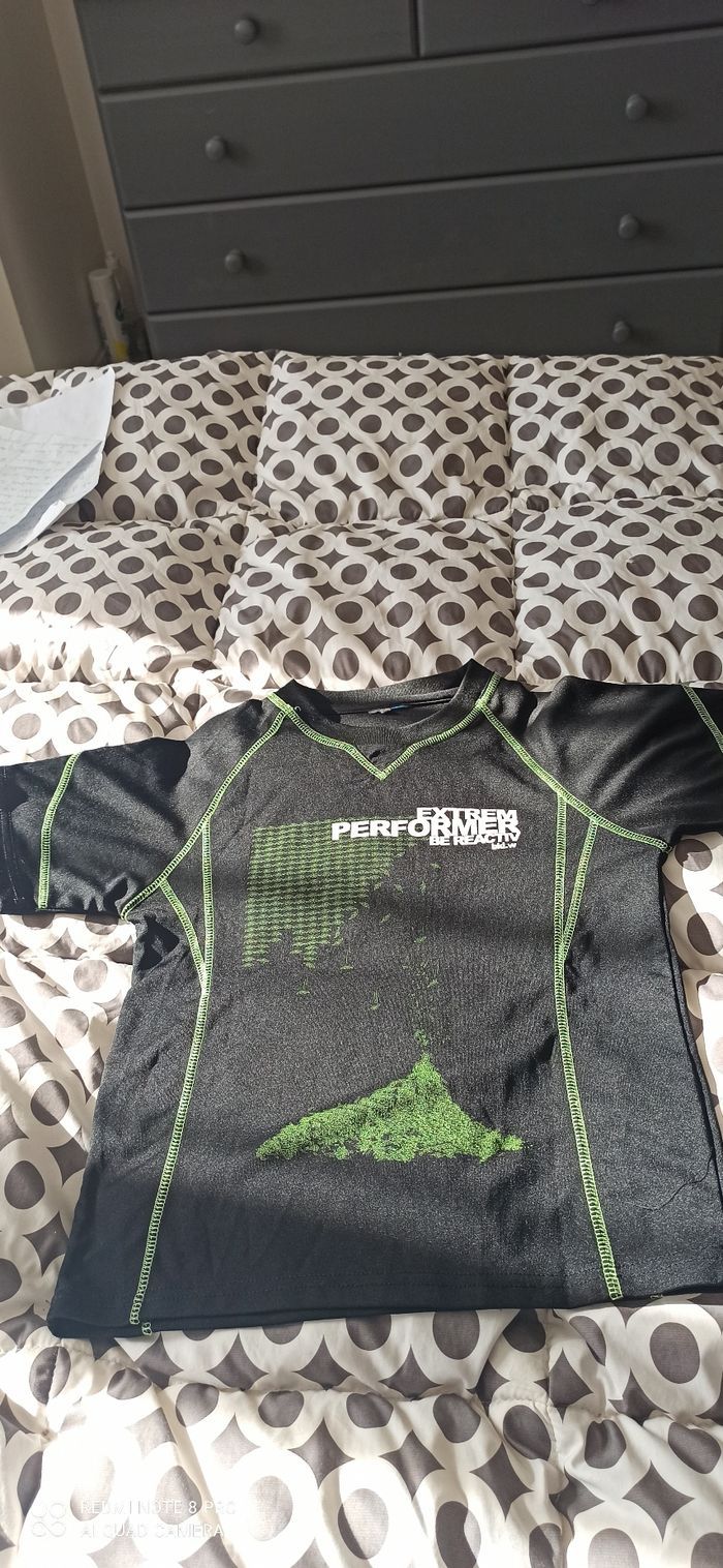 Lot de t shirts polos et chemisettes 10 ans - photo numéro 2