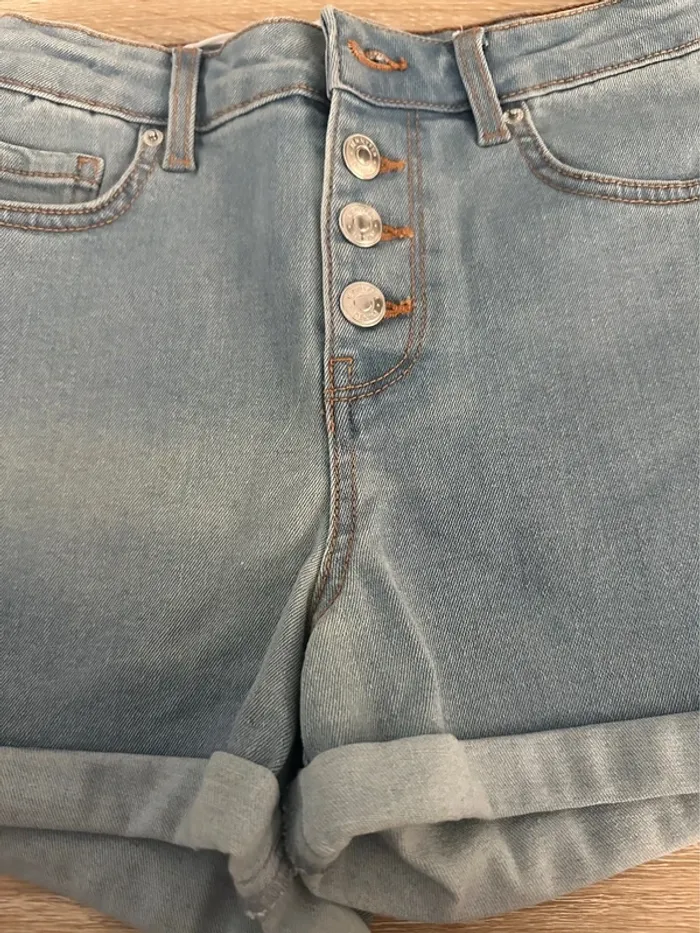 Short en jeans bleu - photo numéro 2