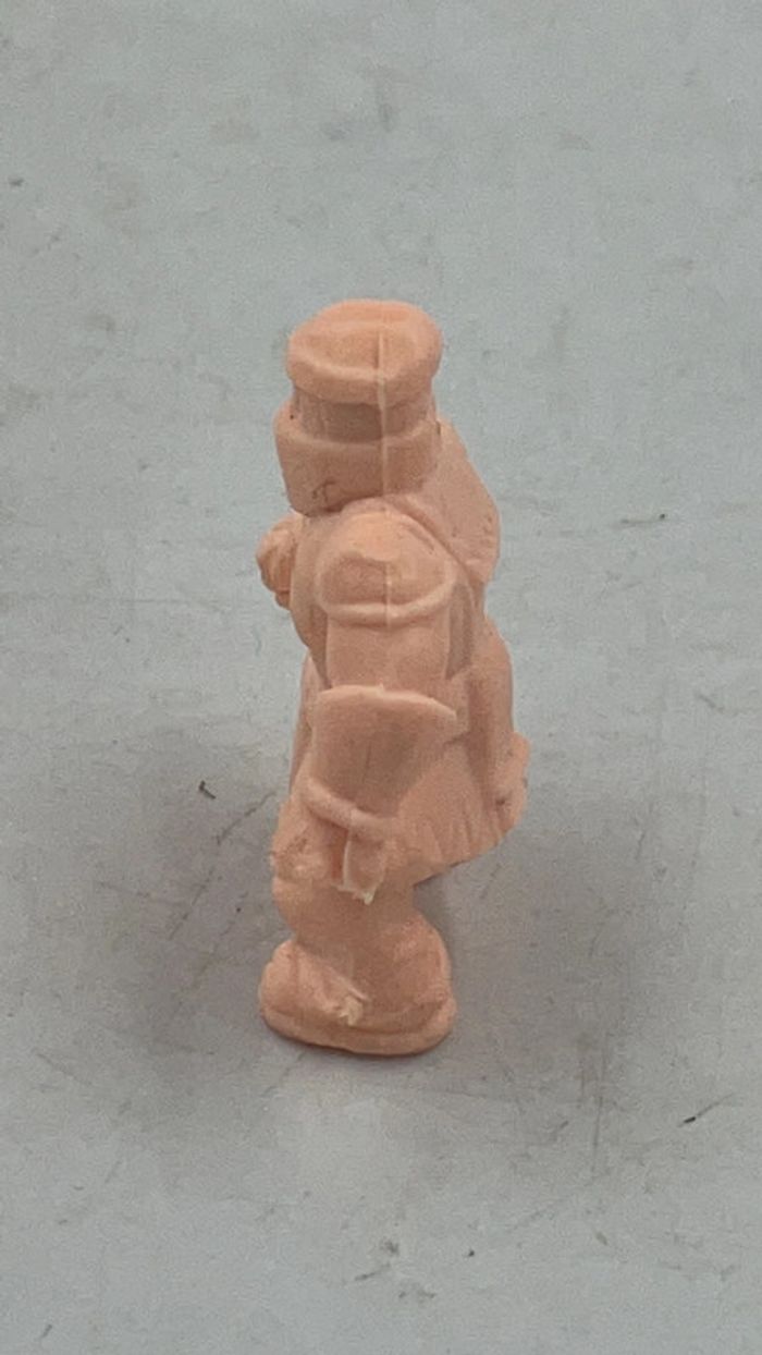 Figurine Cosmix Exogini Muscle Man Vandalus Chair 4 cm - photo numéro 2