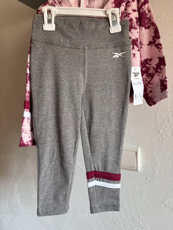 Sweat à capuche et le legging Reebok - photo numéro 4