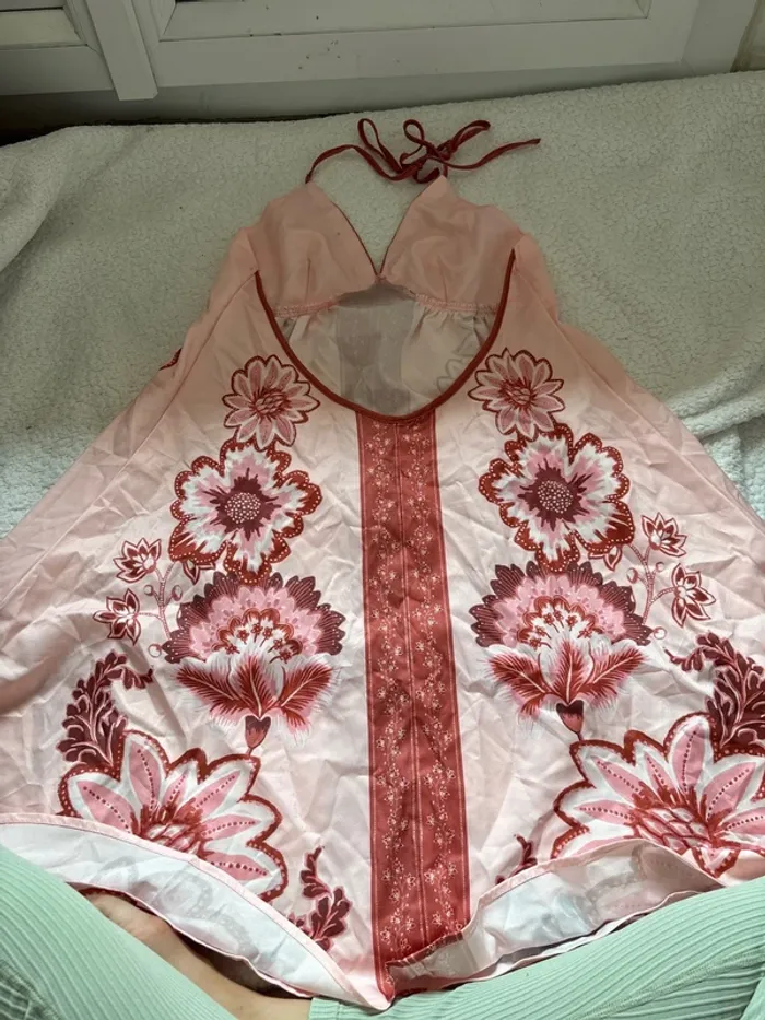 Robe dos nu SHEIN taille M - photo numéro 2