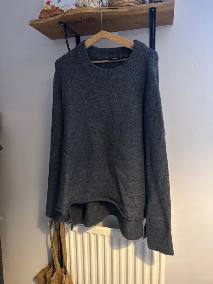 Pull over size d'hiver. Zara gris.