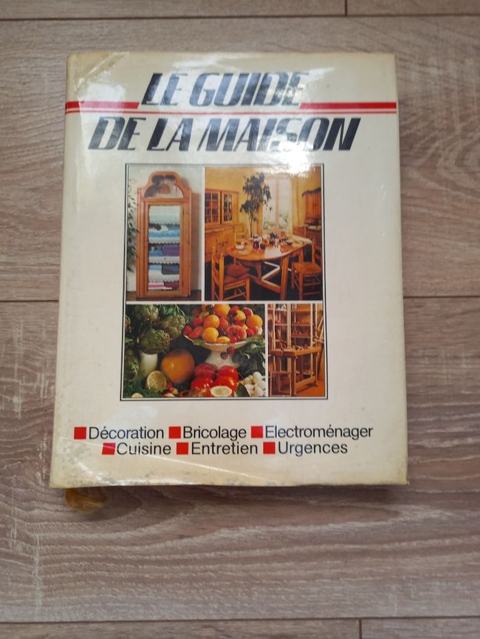 Livre Le guide de la maison