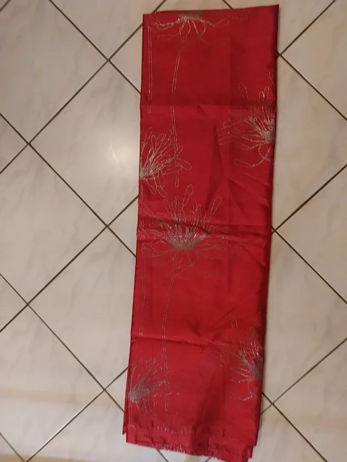 Nappe de fête 🎄 🎅 - photo numéro 2