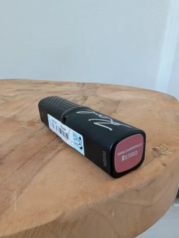 Rouge à lèvres L'Oréal Kultured collection Karl Lagerfeld