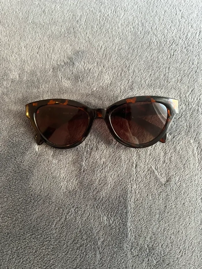 Lunette de soleil - photo numéro 5