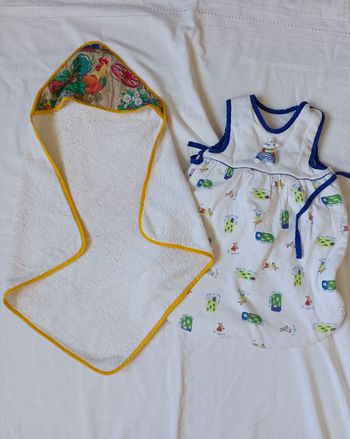 Lot cape de bain et gigoteuse 