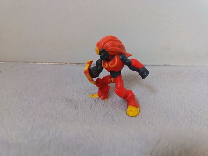 Figurine Gormiti - Koga Tribu du Feu - 6 cm - photo numéro 2