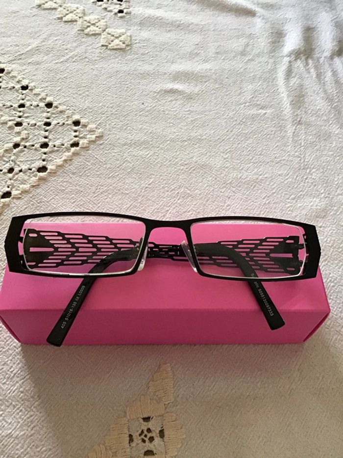Lunette noire - photo numéro 5