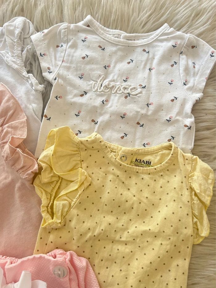 Fille 👧🏻 Lot 1 mois été - 4 tshirts + 1 short bloomer - photo numéro 2