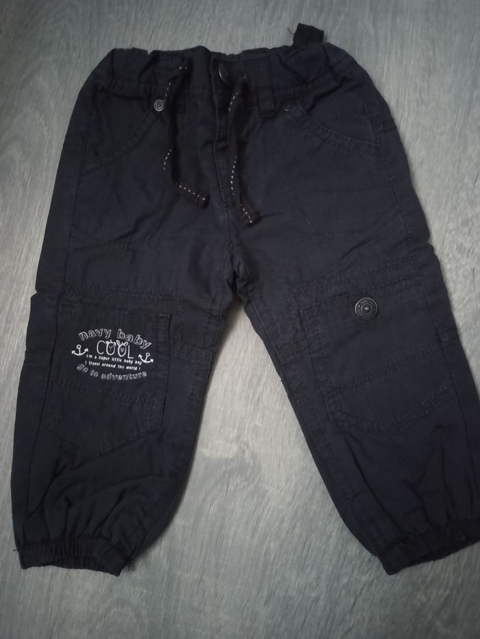 Pantalon gris foncé garçon 6 mois (68 cm)