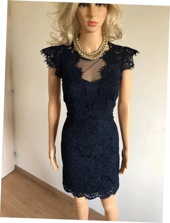 Robe bleue marine neuve en dentelle à manches courtes Morgan taille 34 (valeur 75€)
