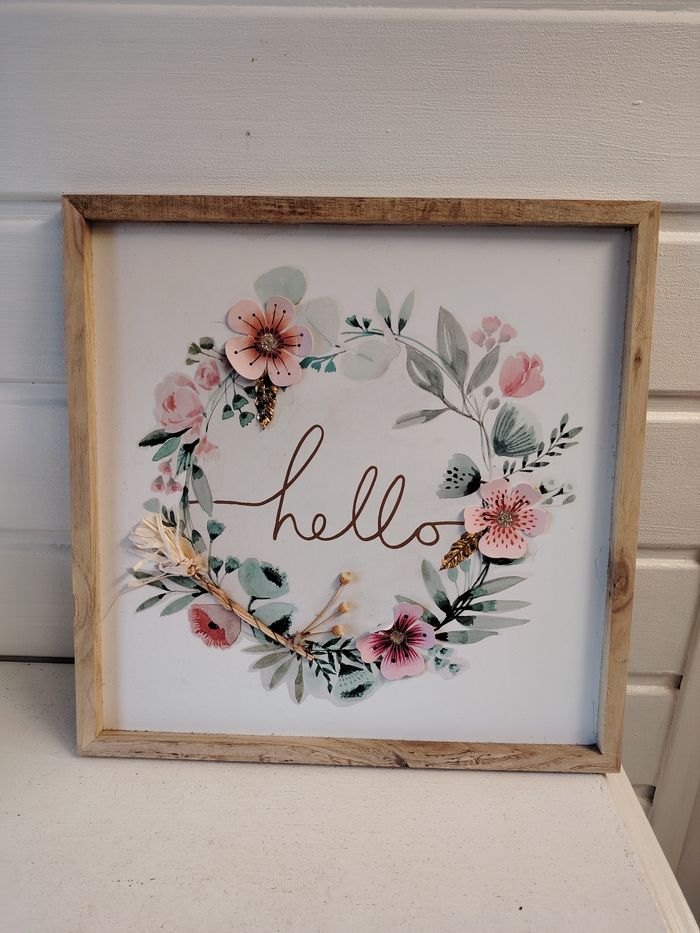 Joli cadre en bois Hello courrone fleuri maisons du monde
