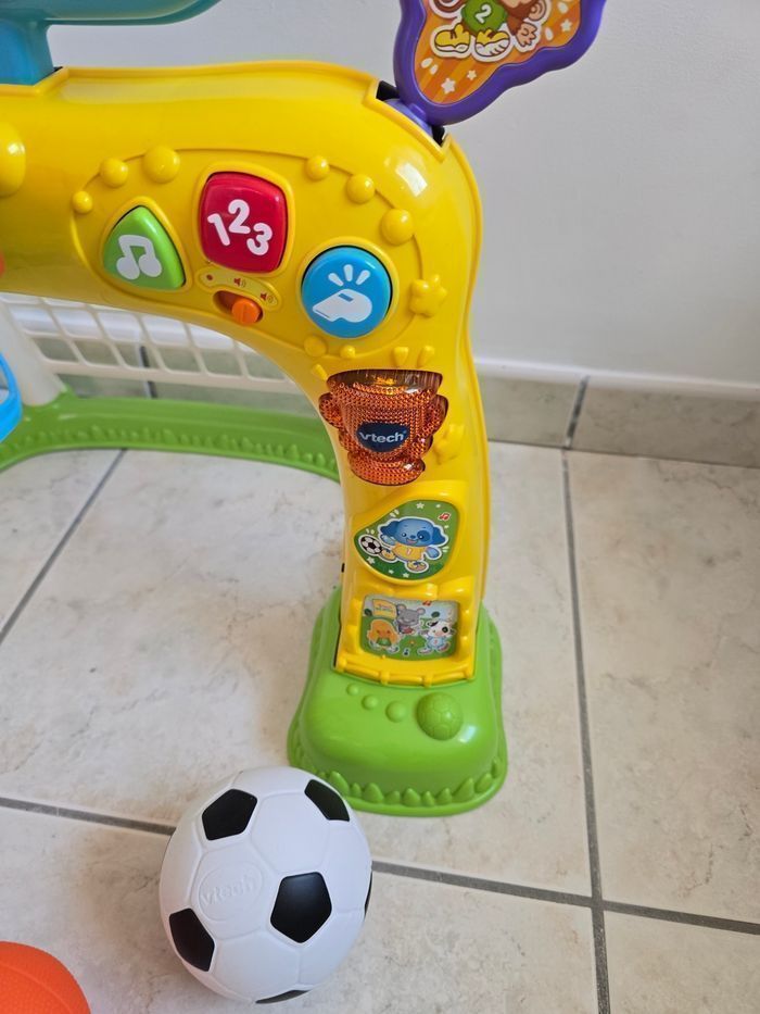 🥰👌🏀🤩💙(etat neuf) superbe jouet multisport interactif (ferme)💙💙🤩😍🏀⚽️ (envoi rapide et soigné) pas de looker!!! - photo numéro 4