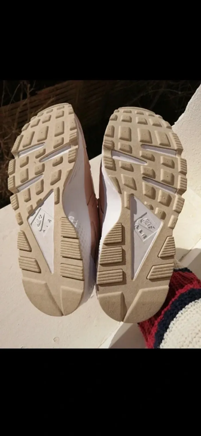 Baskets rose pâle / nike Huarache authentique / (41) - photo numéro 4